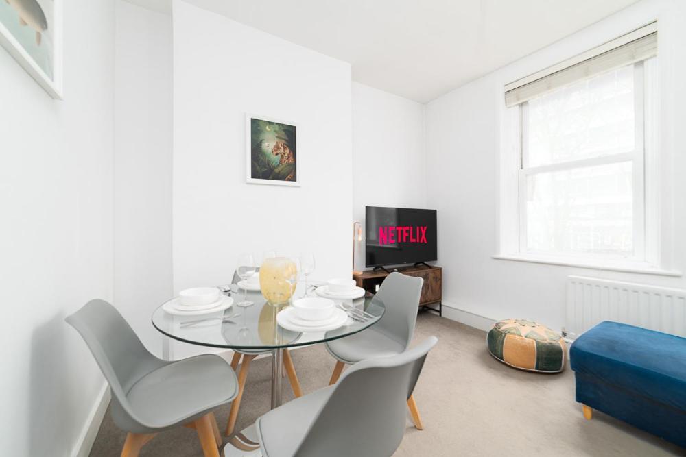 Appartamento Elegant In Steps Away From River Thames *